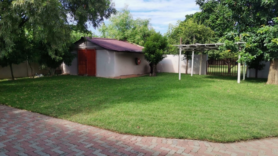 4 Bedroom Property for Sale in Oos Einde North West